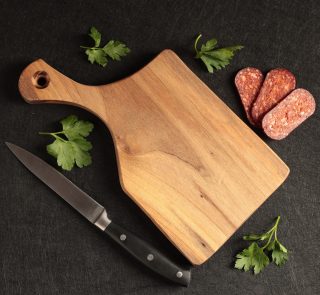 decosy-plato-for-appetizers-bulgarian-style-wood-cutting-board-with-knife